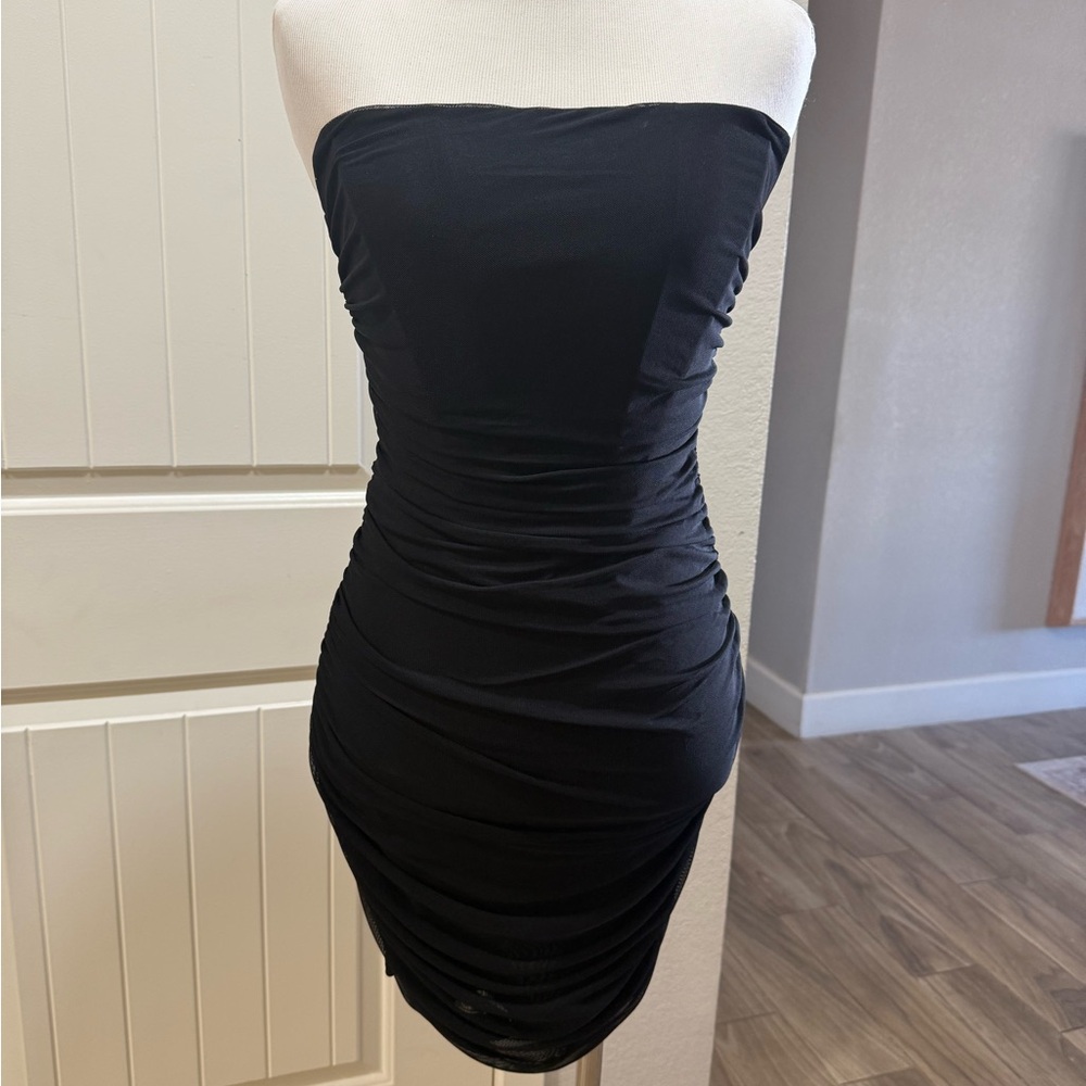 Sabora Black Strapless Bodycon Dress